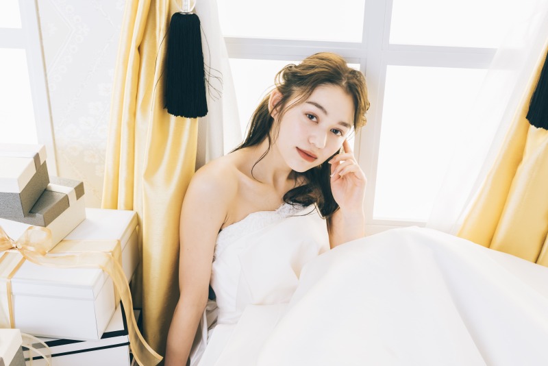 【通常価格168,000円(税抜)が期間限定で7万円OFF!】【衣裳差額なし】洋装ソロウェディング撮影アルバム12P付きプラン