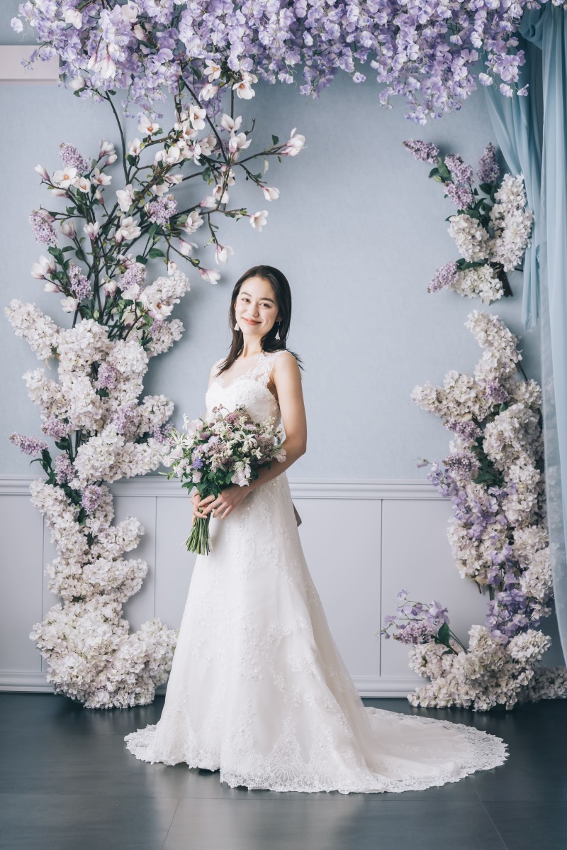 【通常価格168,000円(税抜)が期間限定で7万円OFF!】【衣裳差額なし】洋装ソロウェディング撮影アルバム12P付きプラン