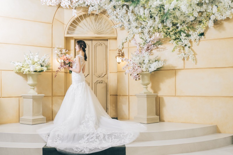 【通常価格168,000円(税抜)が期間限定で7万円OFF!】【衣裳差額なし】洋装ソロウェディング撮影アルバム12P付きプラン