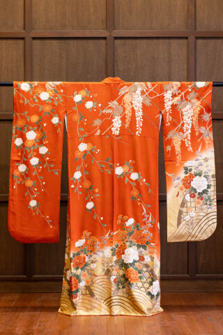 振袖オレンジ・ゴールド・花