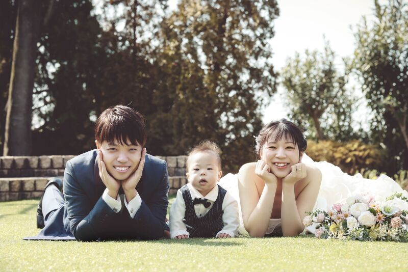 可愛すぎる！！！家族みんなでうつ伏せショット♡