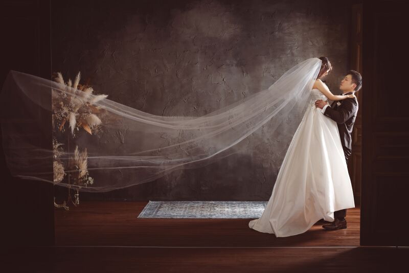 韓国フォトらしくロングベールをなびかせて。