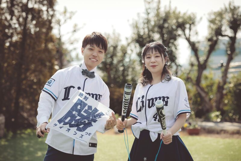 大好きなライオンズのグッズを持って☆彡