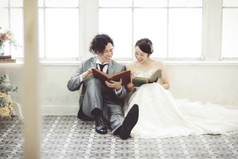 お座りポーズで自然な表情を♡