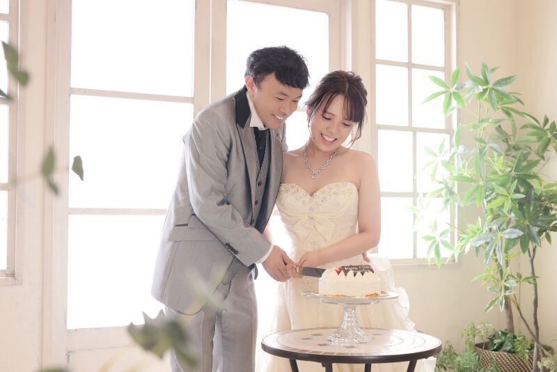 お持ち込みのケーキでケーキ入刀♡♡