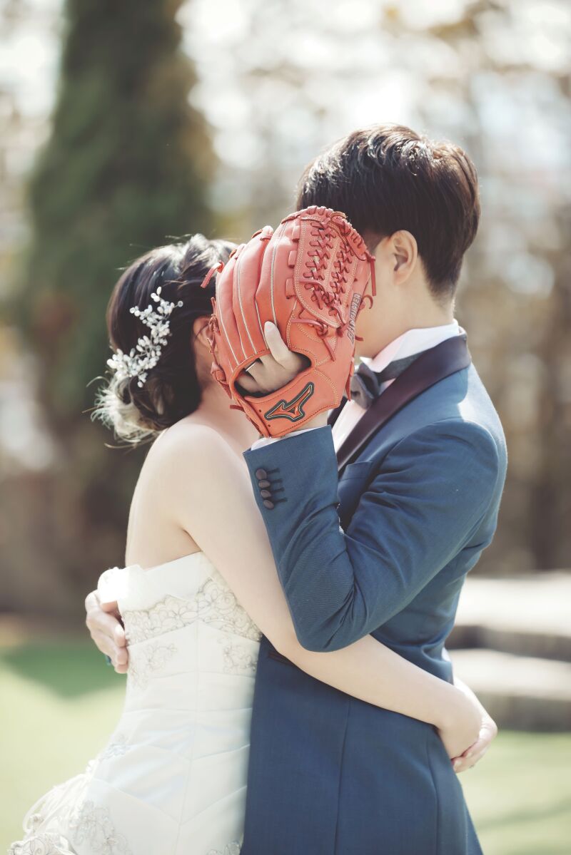 グローブを使ったお顔隠しショット☆彡