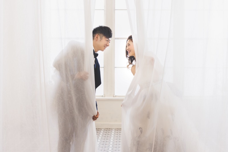 楽しそうなお二人のカーテンショット♡