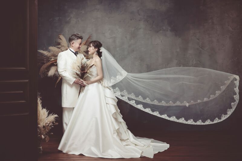 二人見つめあって