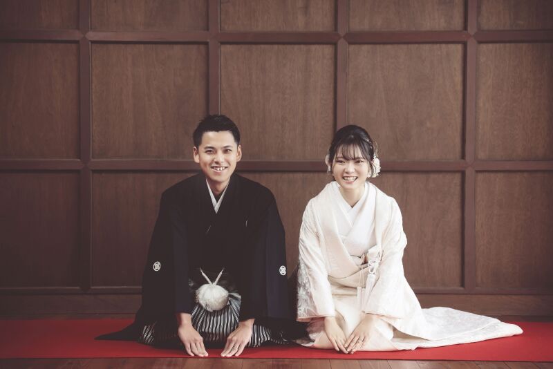 最初は三つ指ショットから