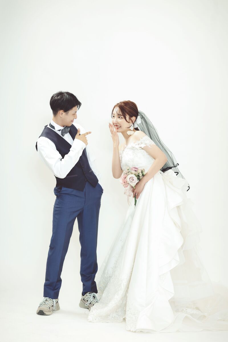 白バックでカジュアルなショットも☆彡