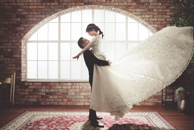 トレーンをしっかりなびかせて!抱っこショット♡