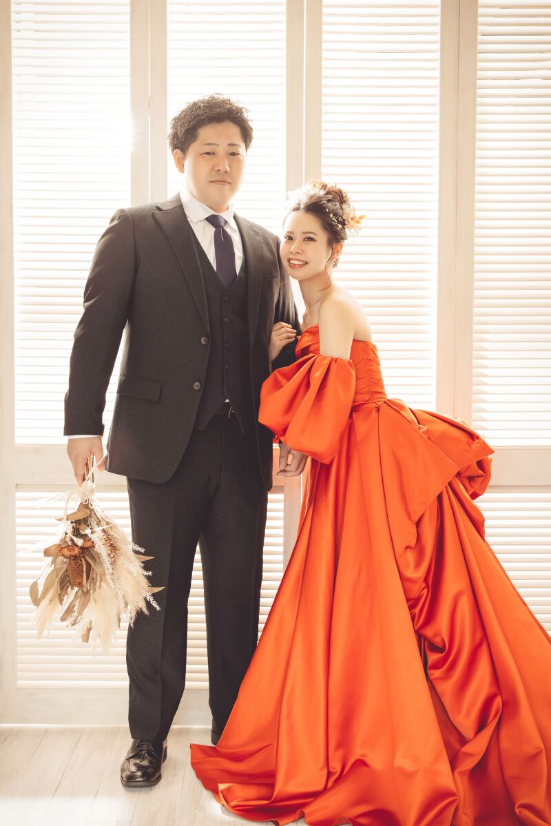 シンプルな背景で