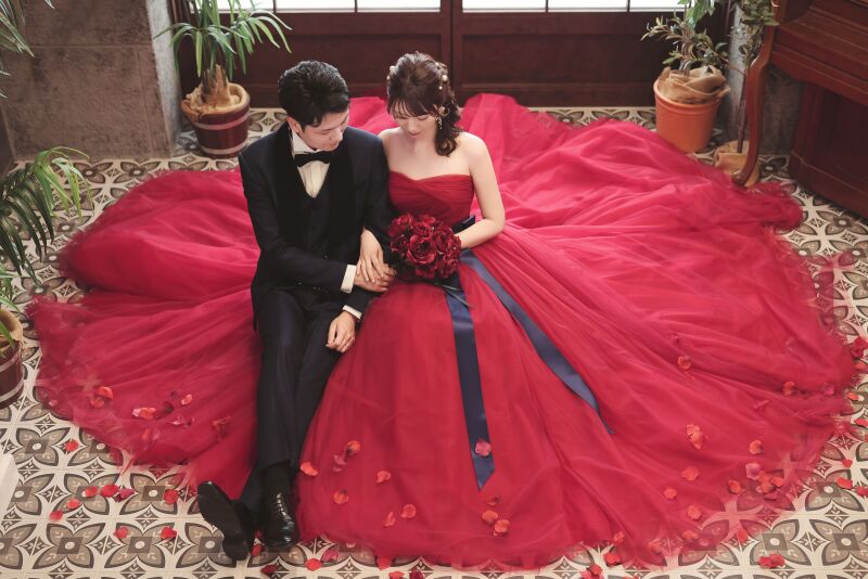 ボリュームたっぷりドレスのお座りショット♡