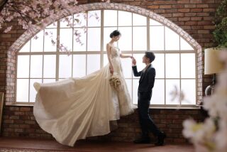 【ドレスアップグレード料金なし！】ドレス2点アルバム16Pプラン 全データ・韓国でのレタッチデータ・アルバム込