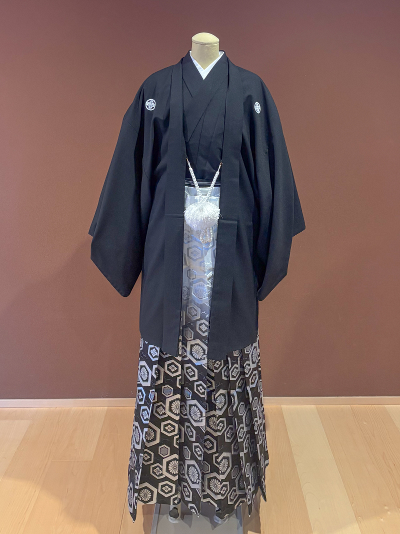 黒紋付（白紋）