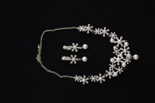 ネックレスイヤリング　1