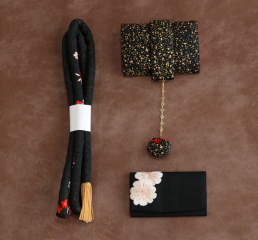 黒帯締め　黒筥迫2点