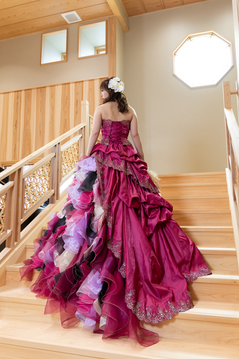 ふわふわドレスのバックショット♡