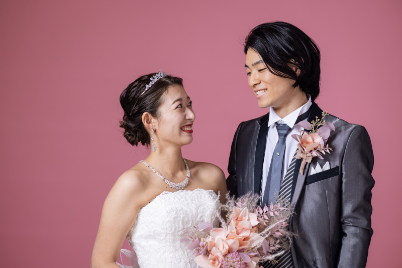 ピンク壁紙×ピンクブーケ