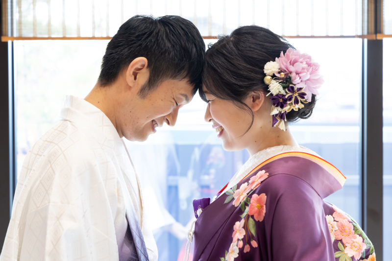 窓辺で頭こつん♡