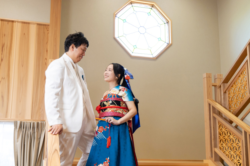 新郎様は白タキシード