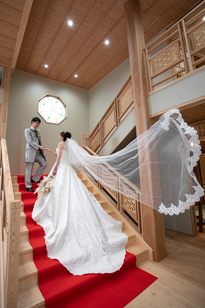 ベールがなびく躍動的な写真!!