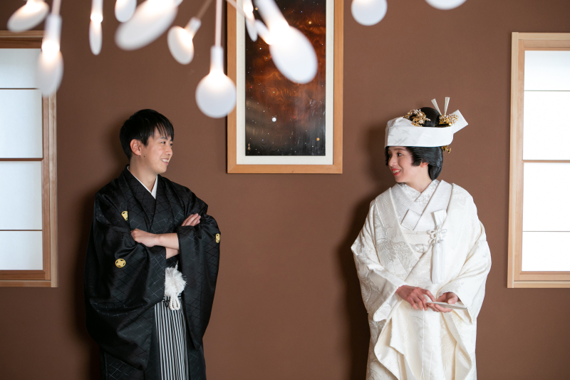 白無垢と紋付姿でモダンな感じに