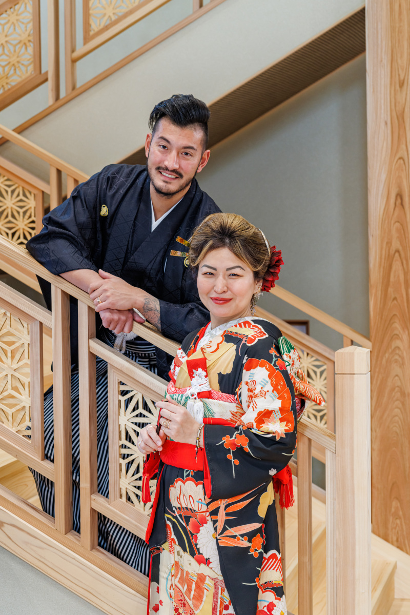 階段にてお二人ショット!!