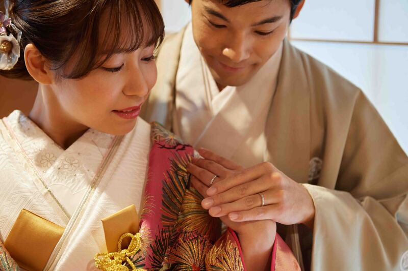 指輪がキラリ✦