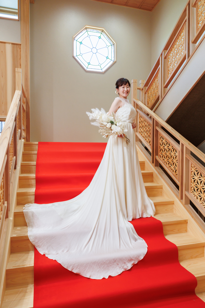 ドレスのトレーンがステキ♡