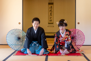 日本庭園でロケーション**六華苑**