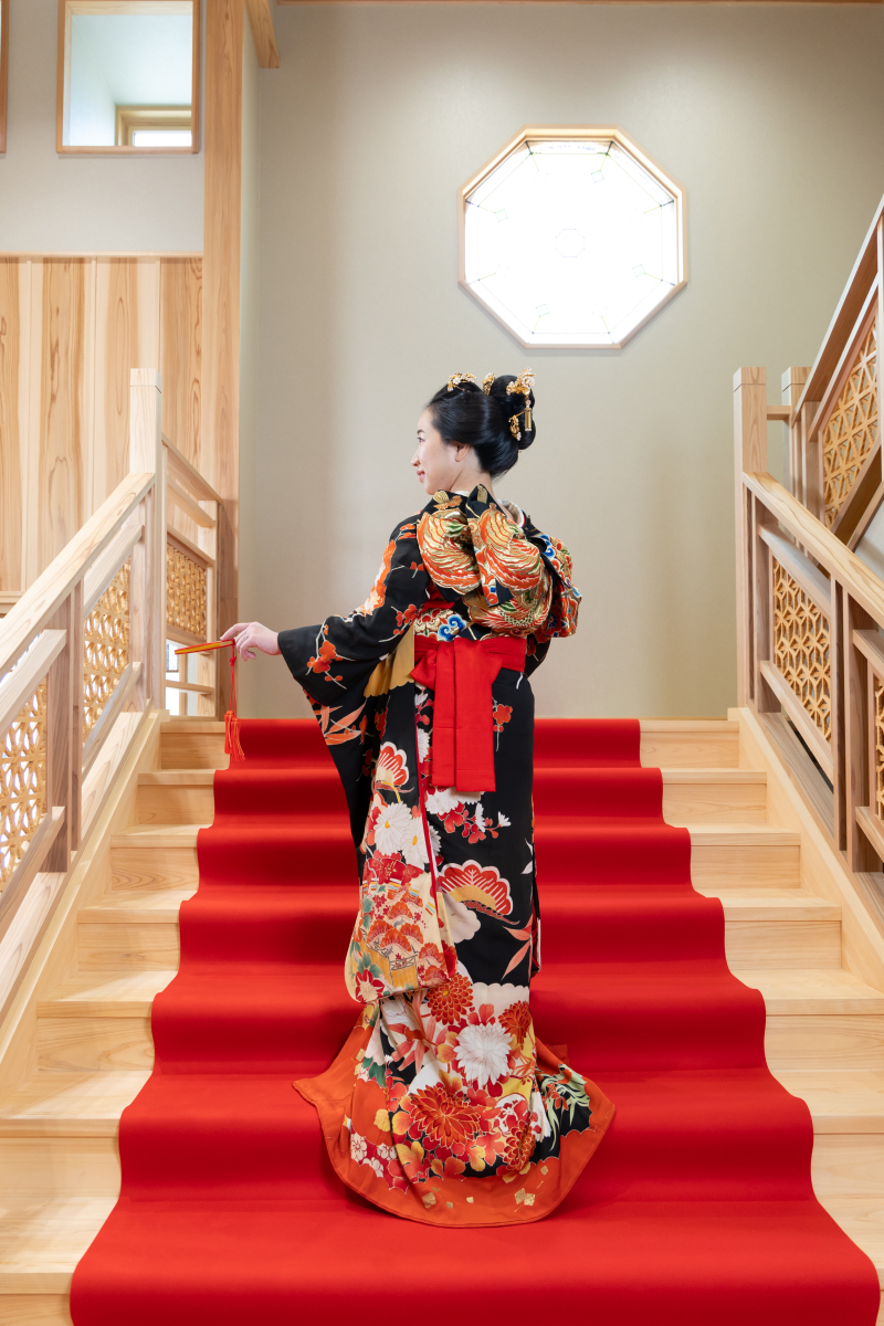 アンティークの黒の引き振袖