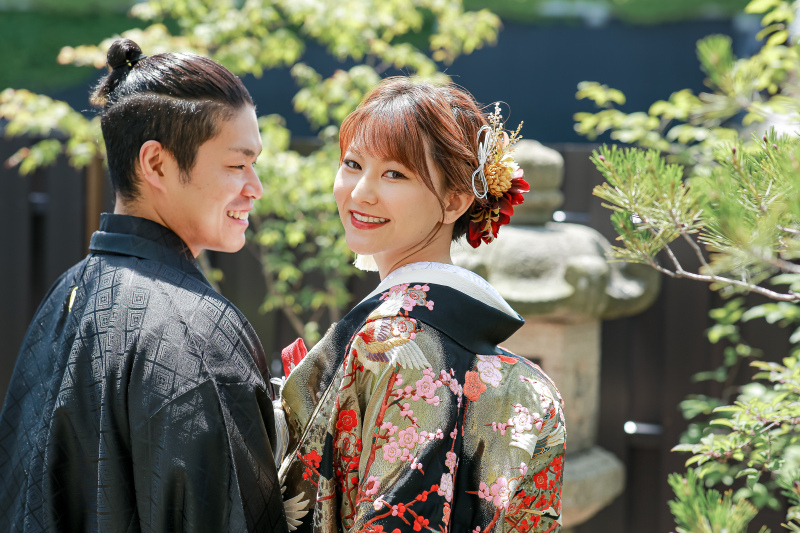 新緑が映える和装撮影｜色打掛×黒紋付