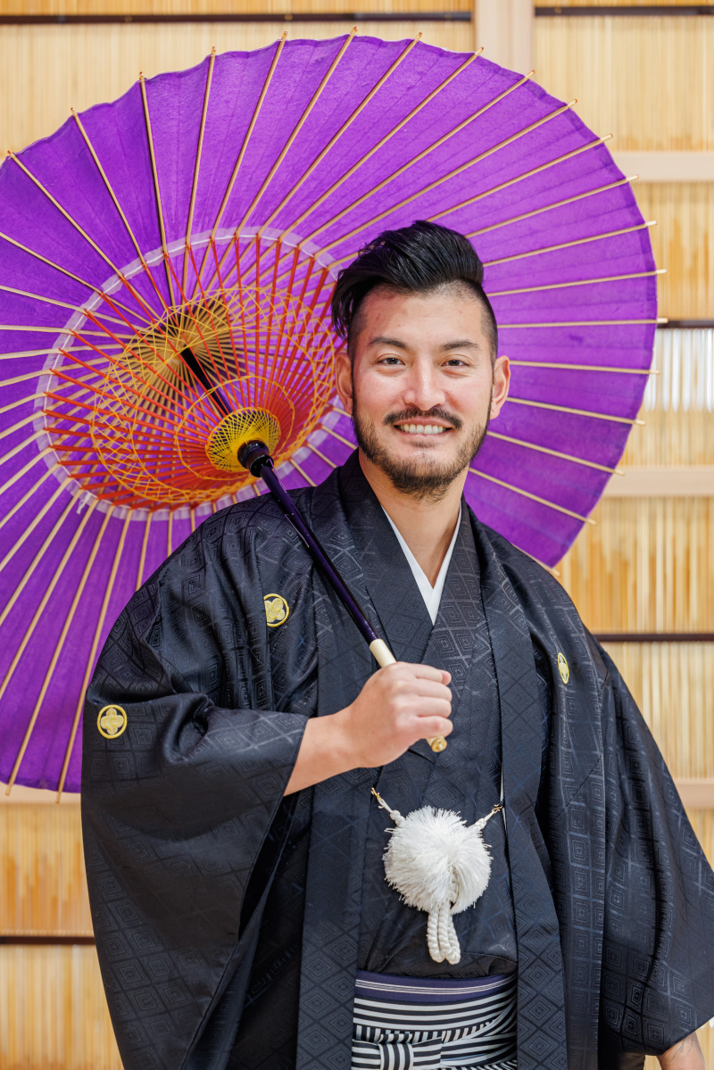 ワイルドな黒紋付姿の新郎様♡