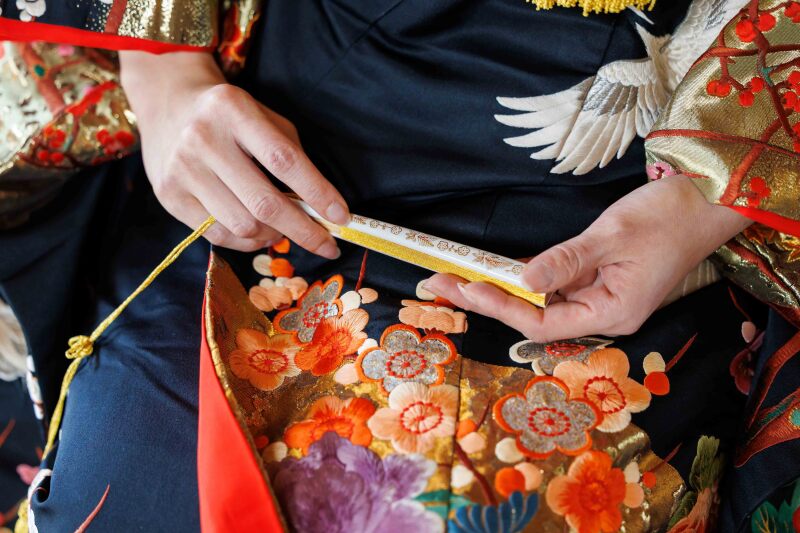 豊富な色や柄から選べる色打掛と小物コーディネート✻