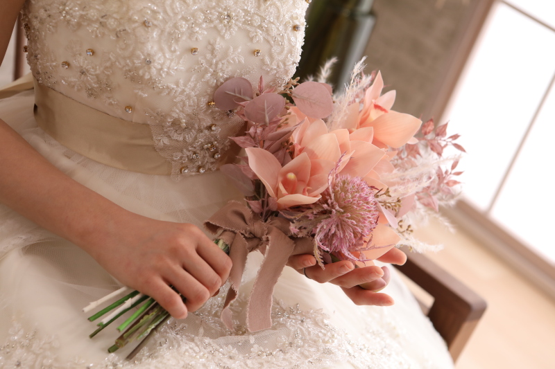 ドレス用ブーケやアクセサリーも全て無料で選べる♪