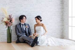 スタジオのお好きな2シーンで洋装撮影が叶うお気軽プラン！データも付いてお得✷