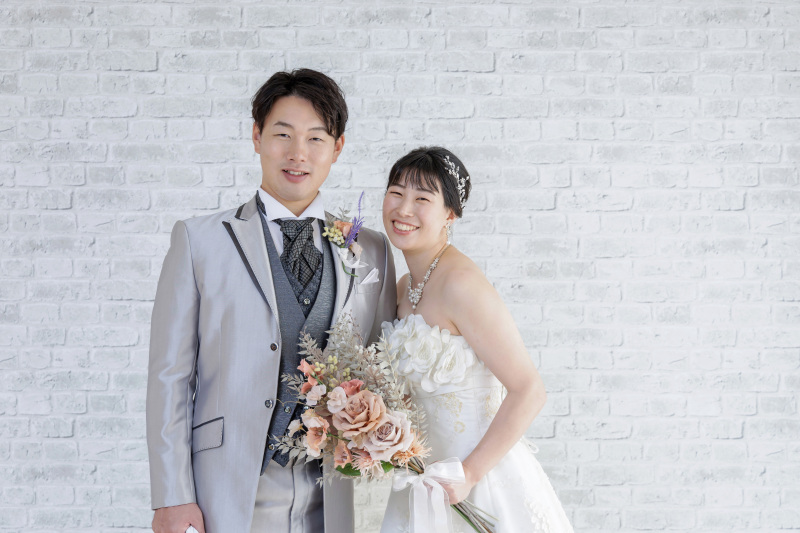 【40カットレタッチデータ&アルバム付】洋装1着スタジオ撮影*ライトプラン【アルバムもお手軽に残したい方向け!】