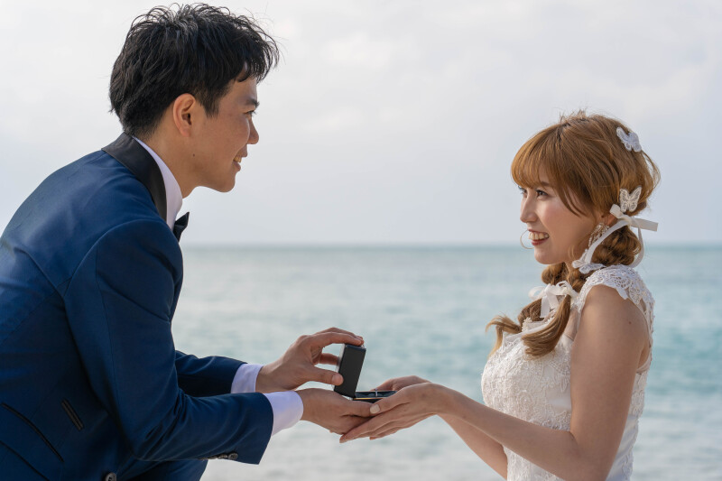 海辺でのサプライズプロポーズ