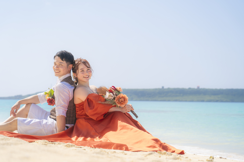 背中合わせ