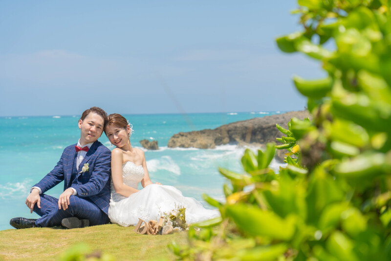 並んで腰かけて