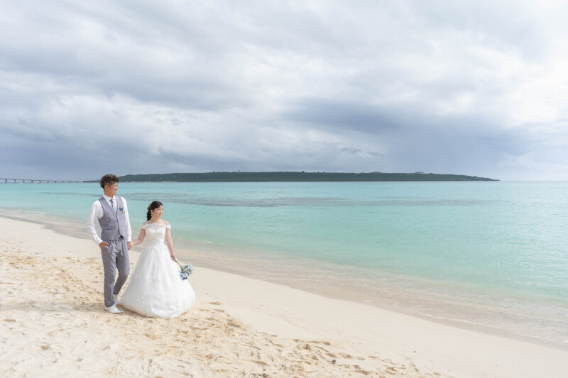 海辺を歩く、穏やかなひととき
