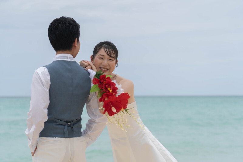 笑顔がこぼれるバックショット