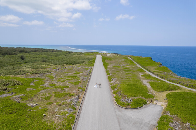 海へと続く一本道