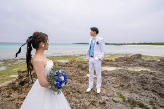 蒼い海とともに紡ぐ、ふたりのナチュラルビーチストーリー