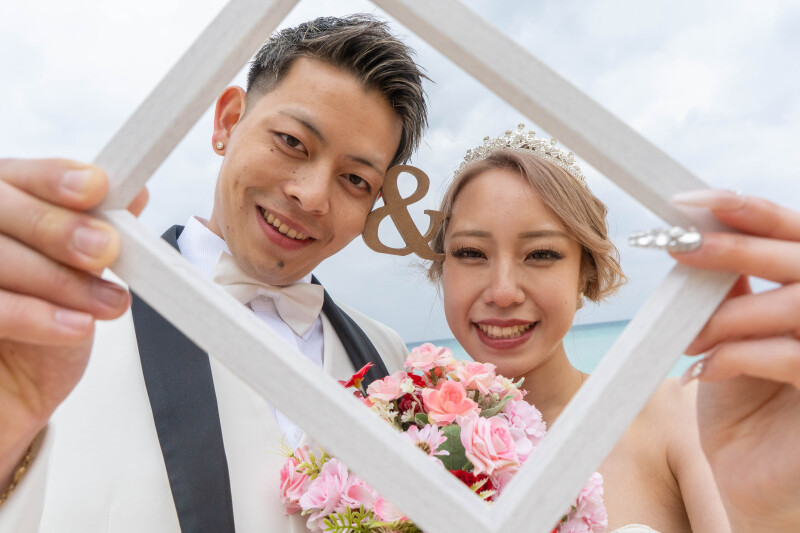 フレーム越しに写すふたりの笑顔