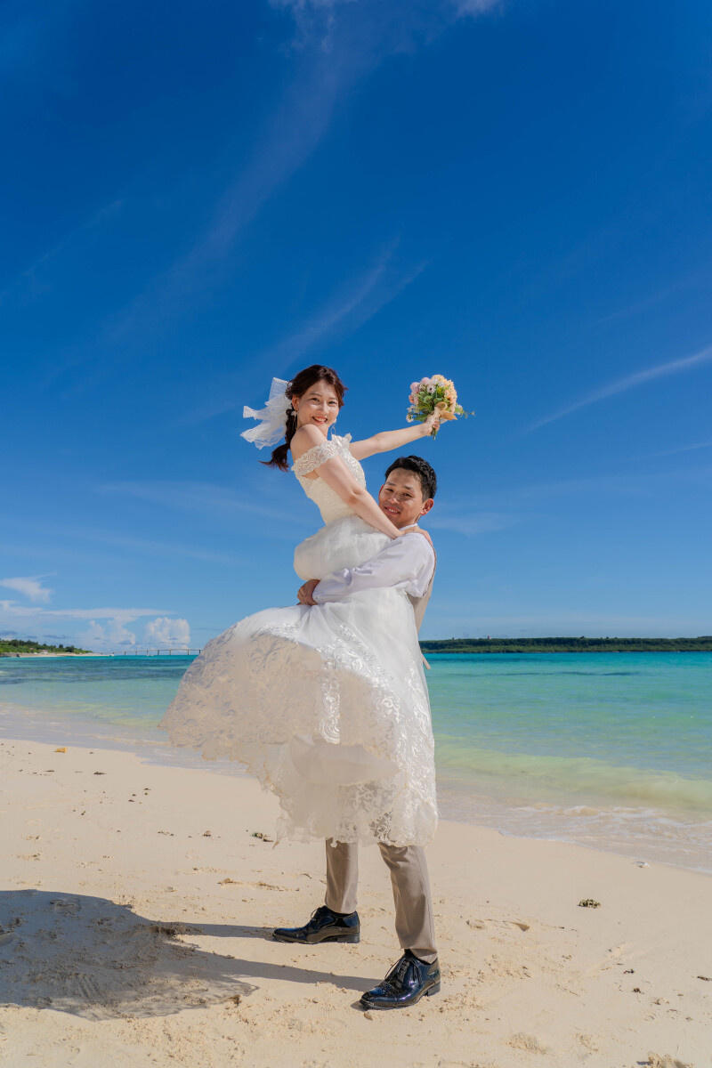 空へと広がる、笑顔と祝福