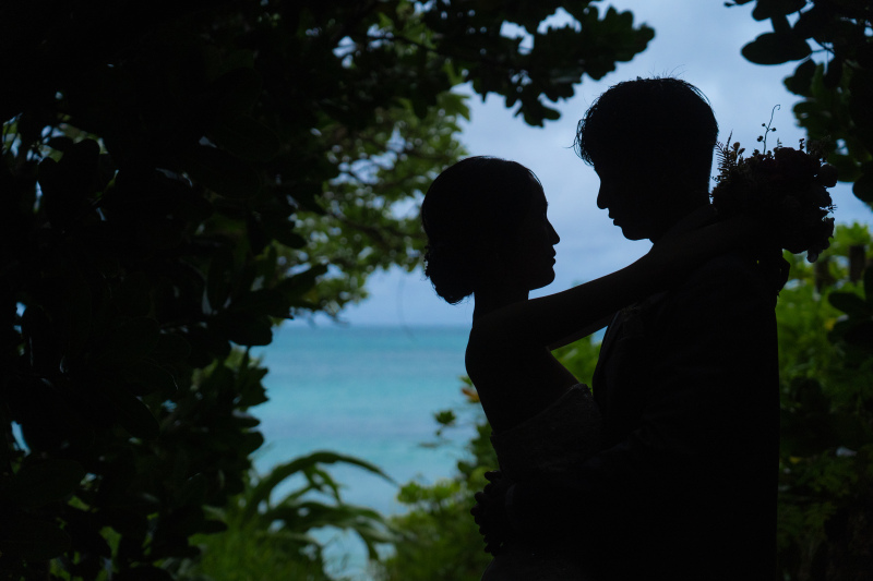 シルエットが語る深い愛情