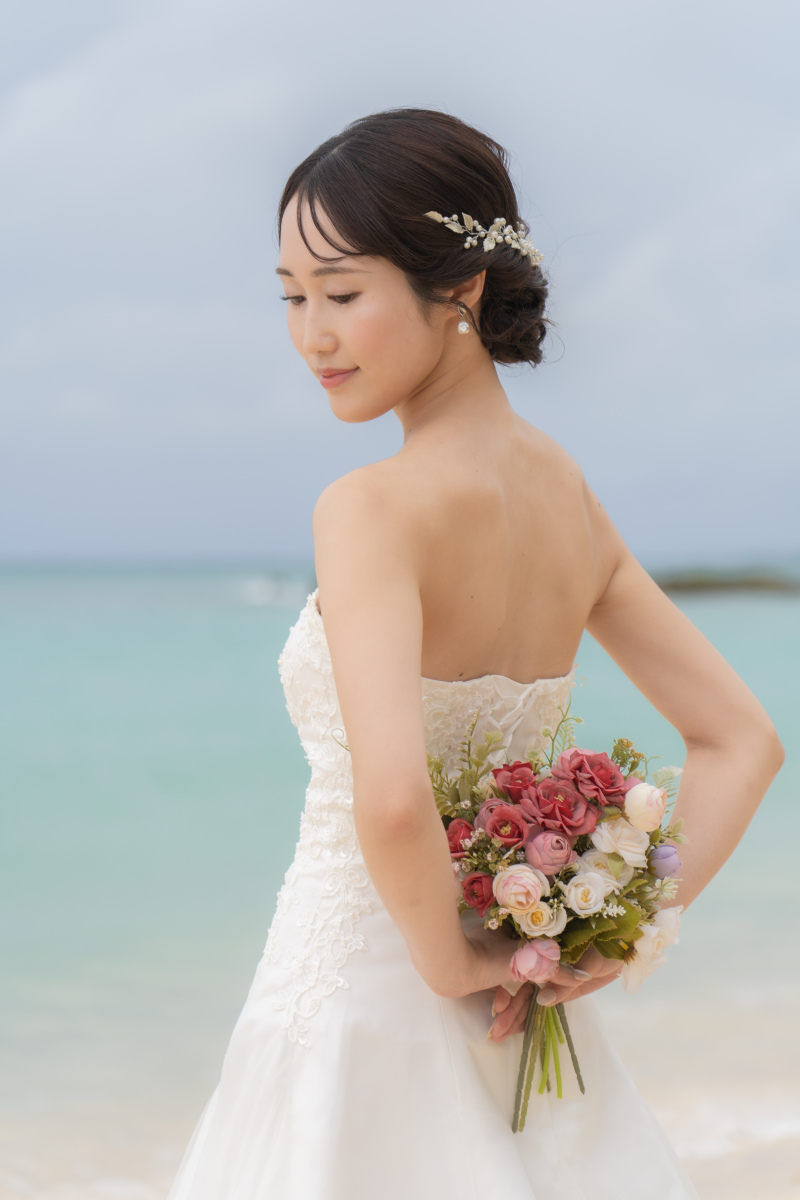 シニヨン×ビジューが輝く後ろ姿