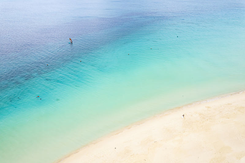 海のグラデーションの美しさと